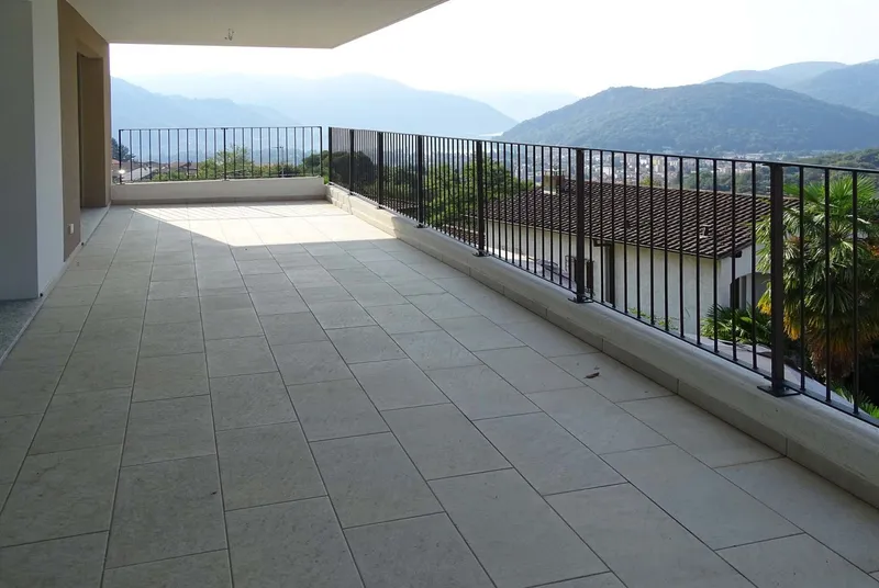 APPARTAMENTO 3.5 LOC. NUOVO E MODERNO CON VISTA LAGO A NEGGI, Foto 2