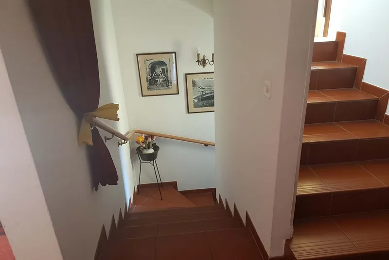 CASA 5.5 LOCALI, GIARDINO E VISTA APERTA A PREGASSONA ALTA, photo 6