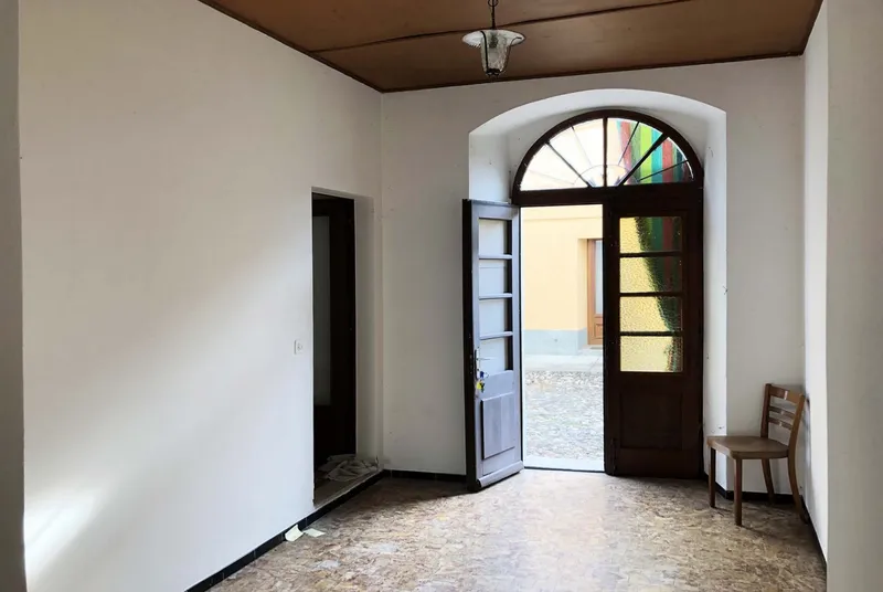 OCCASIONE - CASA CON PROGETTO PER 3 APPARTAMENTI A RANCATE, foto 2