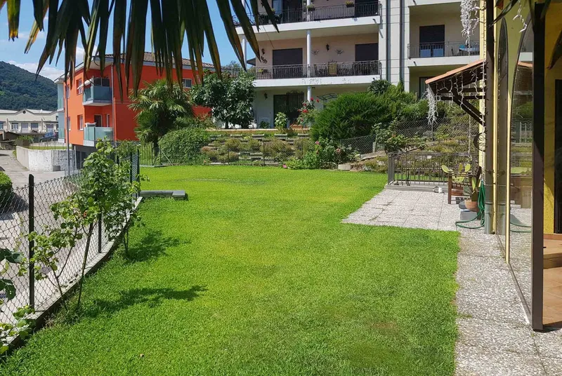 BELLA CASA DI 5.5 LOCALI CON VISTA E GIARDINO A PONTE TRESA, foto 4