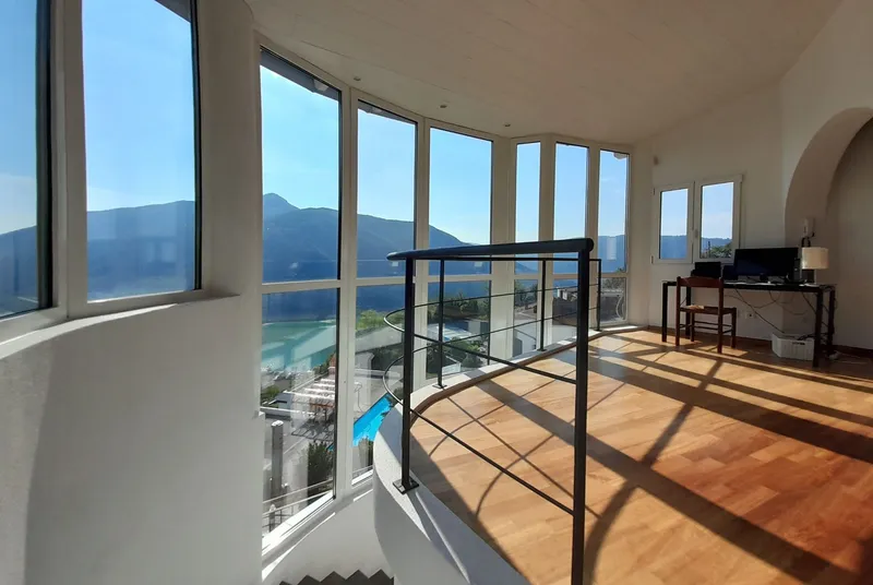 VILLA 5.5 LOCALI CON PANORAMICA VISTA LAGO A ROVIO, Foto 3