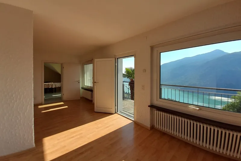 VILLA 5.5 LOCALI CON PANORAMICA VISTA LAGO A ROVIO, Foto 12
