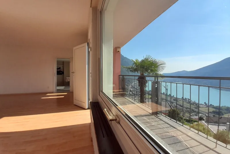 VILLA 5.5 LOCALI CON PANORAMICA VISTA LAGO A ROVIO, Foto 13