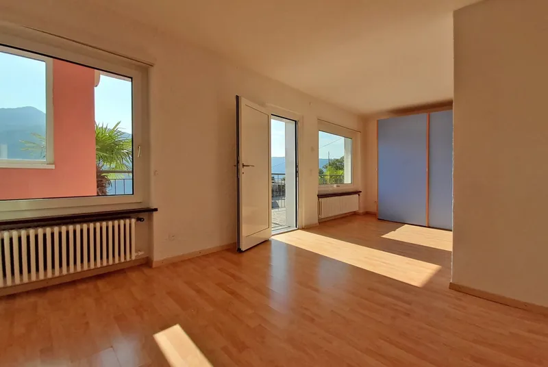 VILLA 5.5 LOCALI CON PANORAMICA VISTA LAGO A ROVIO, Foto 10