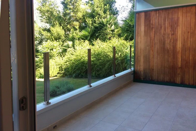 2.5 LOCALI VISTA LAGO COMPLETAMENTE RISTRUTTURATO CON TERRAZ, Foto 3