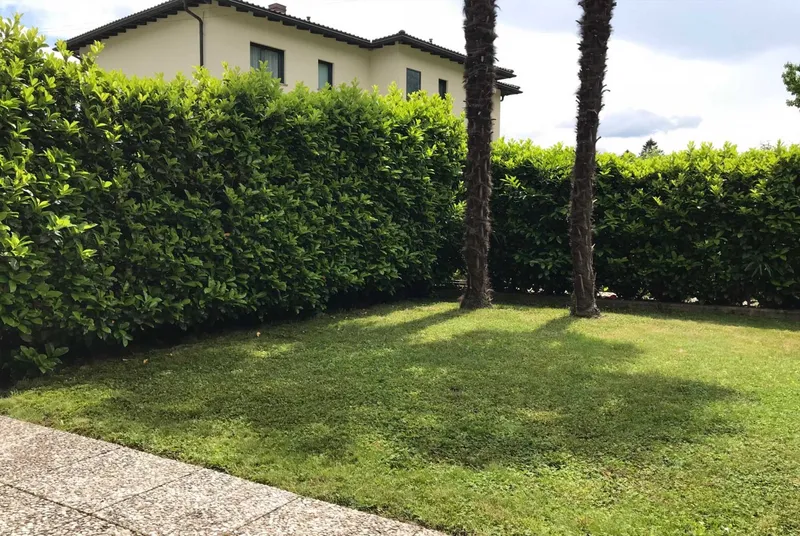 AMPIA CASA GEMELLA CON MANSARDA E GIARDINO PRIVATO A TAVERNE, Foto 4