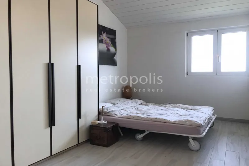 CASA 5.5 LOCALI INDIPENDENTE CON GIARDINO VISTA LAGO AD AROS, Foto 6