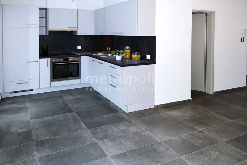 DUPLEX 4.5 LOCALI RINNOVATO COMPLETAMENTE CON TERRAZZE A VAC, foto 1