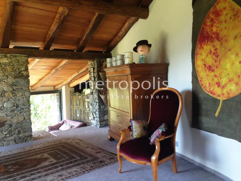 VILLA DI DESIGN VISTA LAGO CON RUSTICO E PISCINA A CURIO, foto 6
