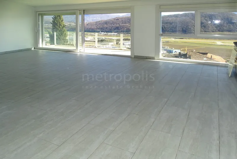 5.5 LOCALI VISTA LAGO CON GIARDINO E PATIO A BIOGGIO, Foto 5