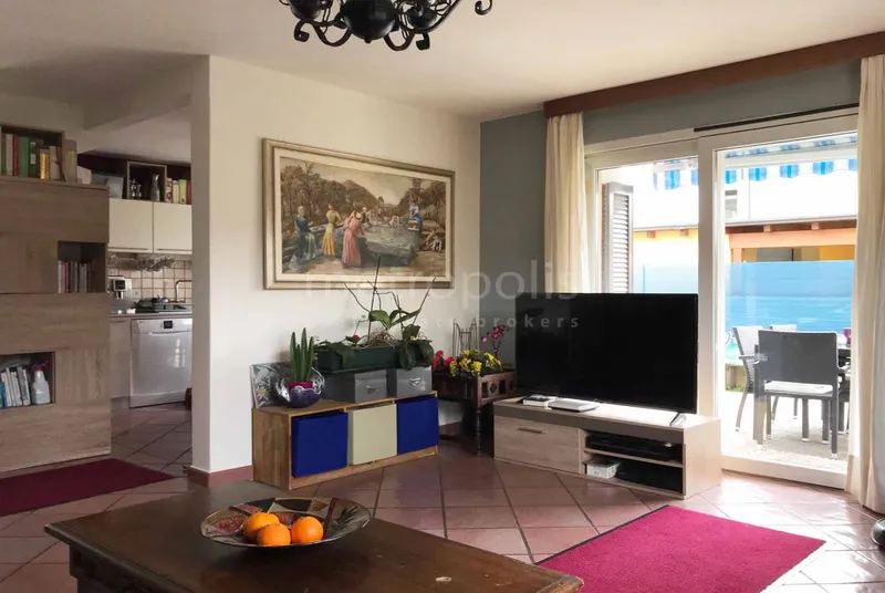 VILLETTA 5.5 LOCALI CON GIARDINO E PISCINA A LUGANO DINO, foto 7