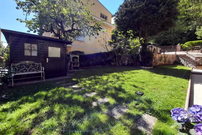 SPAZIOSA VILLA BIFAMILIARE CON GRANDE GIARDINO A CANOBBIO, foto 4