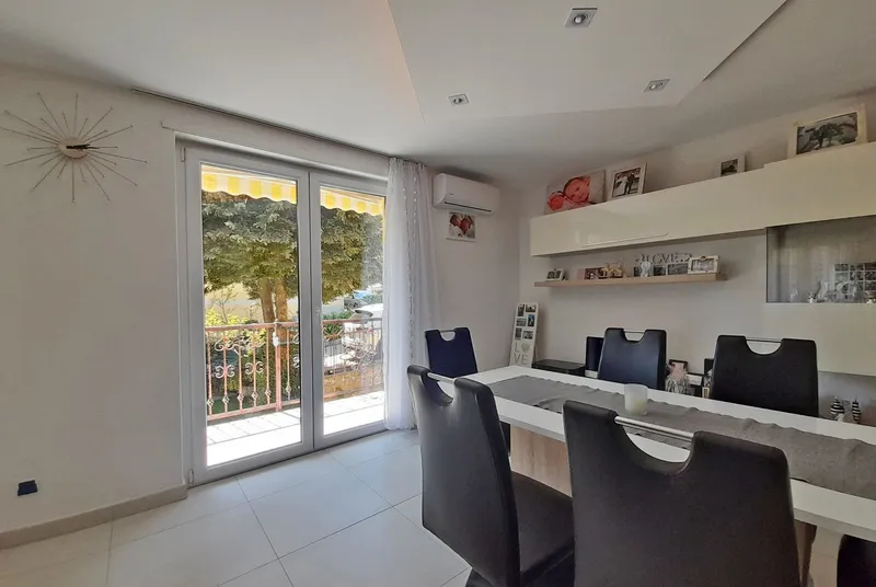 SPAZIOSA VILLA BIFAMILIARE CON GRANDE GIARDINO A CANOBBIO, foto 7