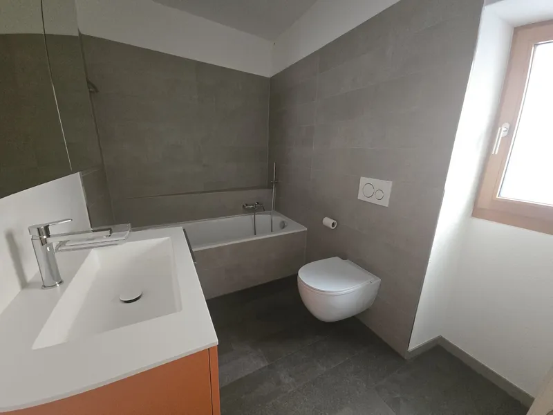 BELLA CASA RISTRUTTURATA 4.5 LOCALI VISTA LAGO A CADEMARIO, photo 5