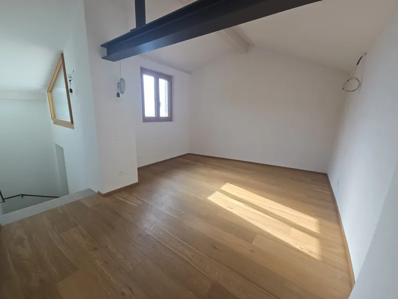 BELLA CASA RISTRUTTURATA 4.5 LOCALI VISTA LAGO A CADEMARIO, photo 9