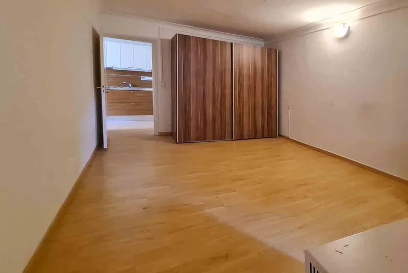 ACCOGLIENTE E LUMINOSA CASA DI 6.5 LOCALI AD AROGNO, foto 10
