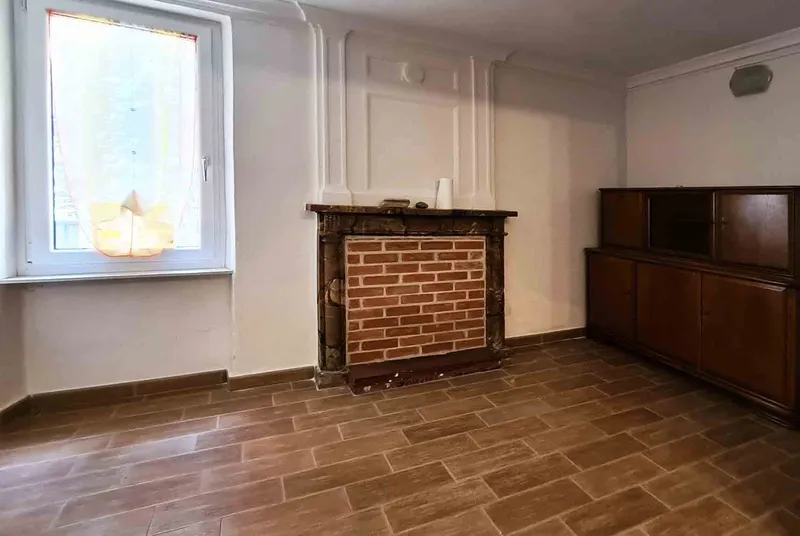 ACCOGLIENTE E LUMINOSA CASA DI 6.5 LOCALI AD AROGNO, foto 9