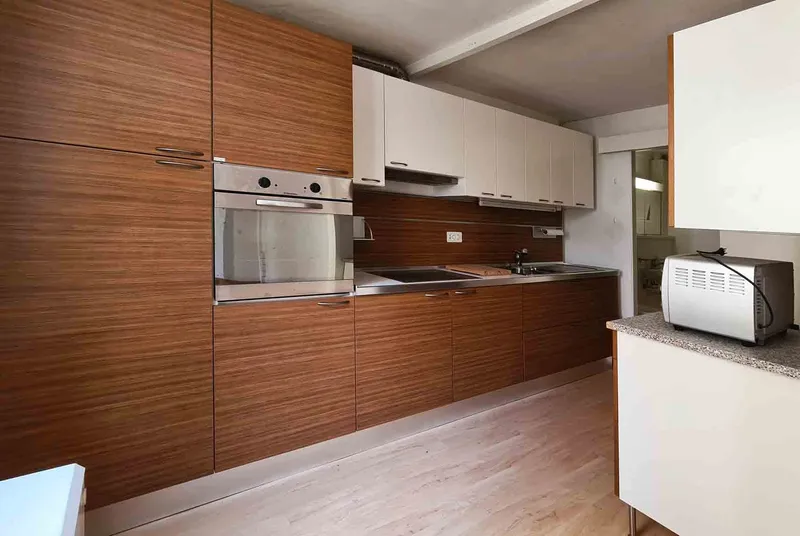 ACCOGLIENTE E LUMINOSA CASA DI 6.5 LOCALI AD AROGNO, foto 8
