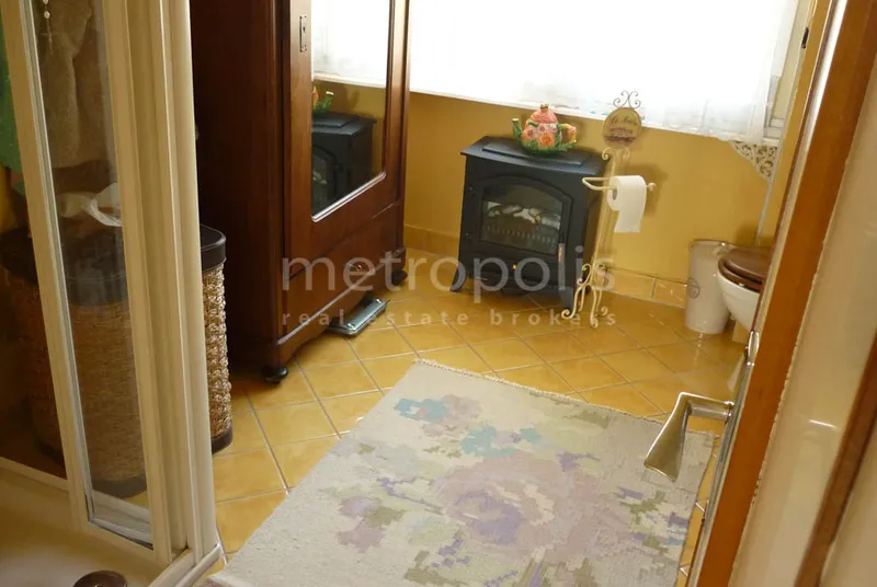 CASA 7.5 LOCALI CON LIFT E GIARDINO A PAMBIO NORANCO, Foto 3