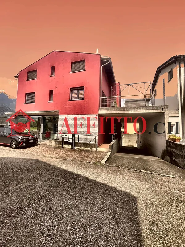 SPAZIO COMMERCIALE DI 150 M² A SANT’ANTONINO, Foto 3