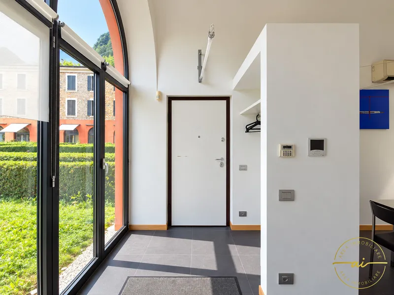 ELEGANTE UFFICIO O APPARTAMENTO CON GIARDINO, Foto 3