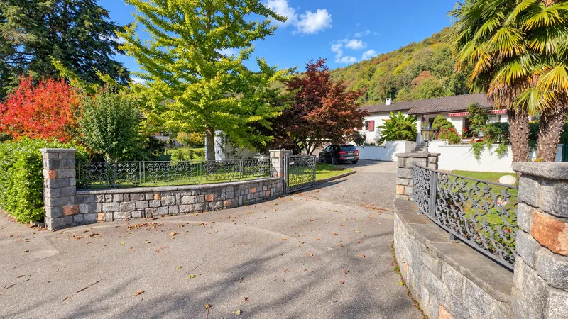 CASA BIFAMILIARE DI 7 LOCALI CON GRANDE GIARDINO A SESSA, foto 8