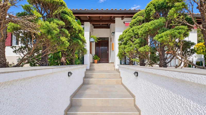 CASA BIFAMILIARE DI 7 LOCALI CON GRANDE GIARDINO A SESSA, foto 7