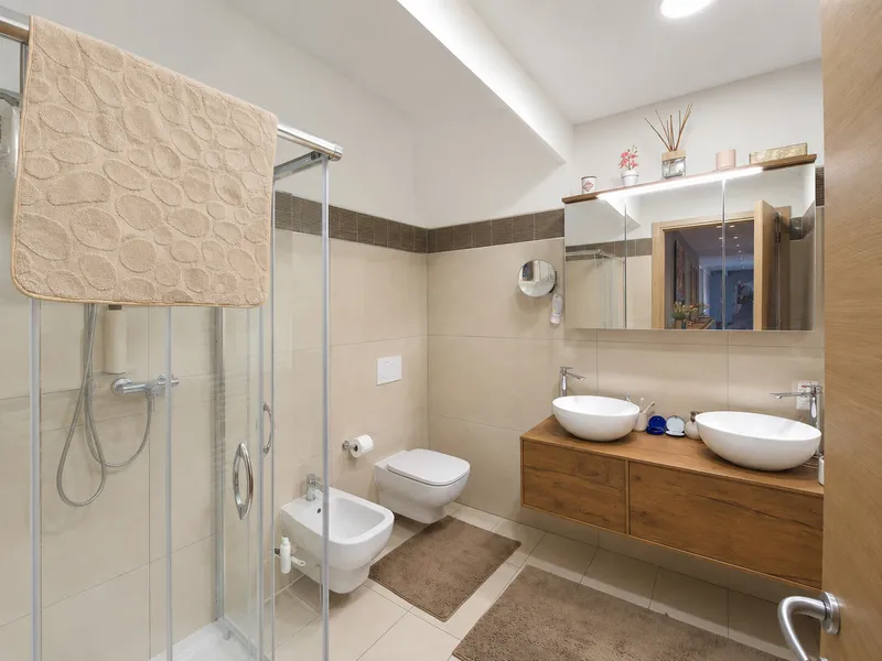 ELEGANTE APPARTAMENTO DI 4.5 LOCALI CON VISTA LAGO, photo 10