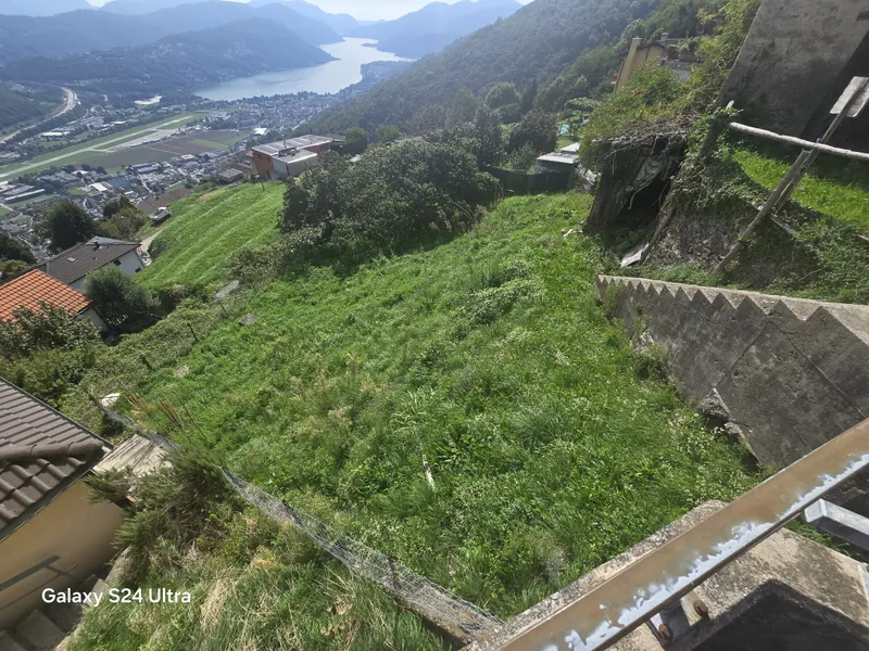 TERRENO EDIFICABILE CON RUSTICO VISTA LAGO A CADEMARIO, foto 2