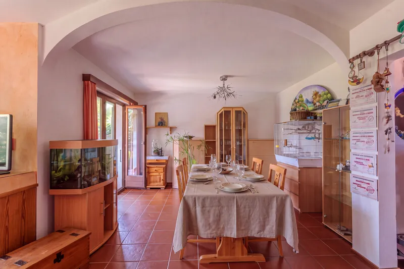 VILLA DI 5.5 LOCALI CON GIARDINO IMMERSA NEL VERDE A PURA, foto 3