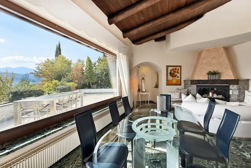 STUPENDA VILLA DI 5.5 LOCALI VISTA LAGO CON PISCINA A PURA, foto 8