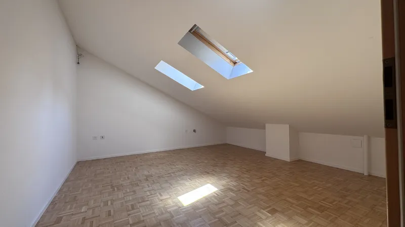 AFFITTASI ACCOGLIENTE 2.5 LOCALI ULTIMO PIANO A CANOBBIO, foto 7