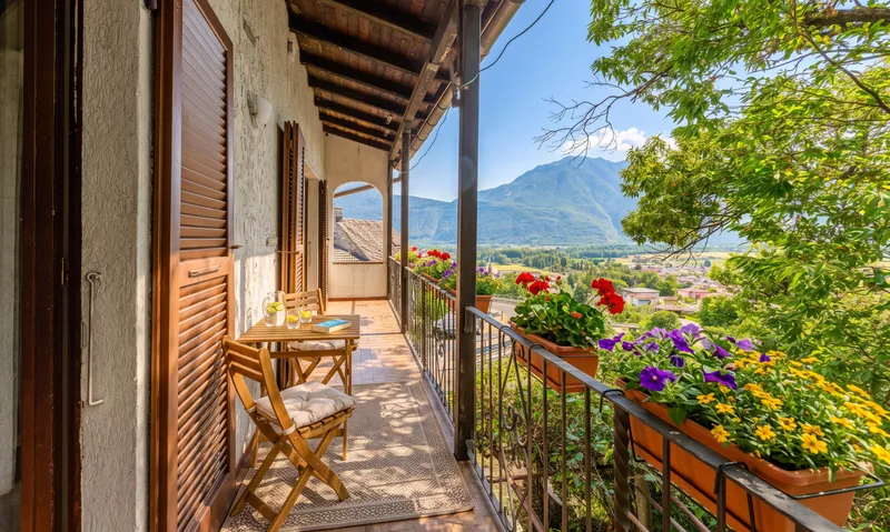 GRANDE CASA BIFAMILIARE 5.5 LOCALI CON VISTA LAGO A CUGNASCO, foto 3