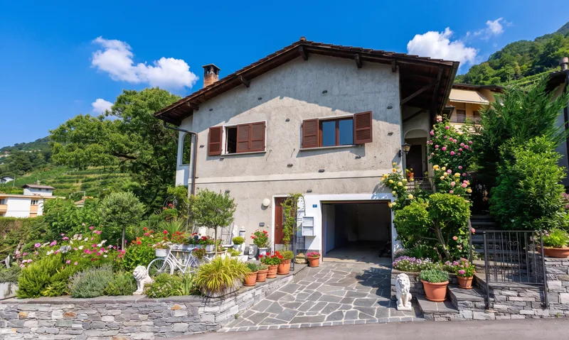 GRANDE CASA BIFAMILIARE 5.5 LOCALI CON VISTA LAGO A CUGNASCO, foto 8