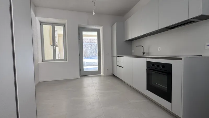 ELEGANTE APPARTAMENTO 2.5 LOCALI IN CENTRO A MENDRISIO, photo 2