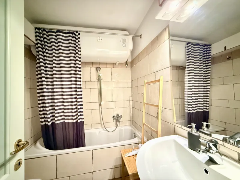 AFFITTASI STUPENDI BILOCALI IN PALAZZO STORICO A MORCOTE, foto 4