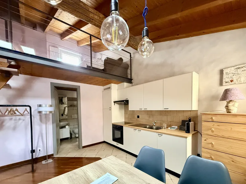 AFFITTASI GRAZIOSI MONOLOCALI IN PALAZZO STORICO A MORCOTE, foto 5