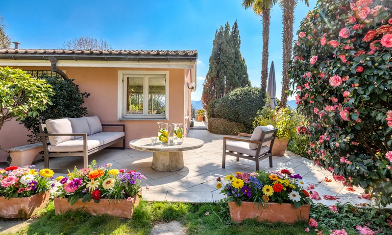 SPLENDIDA VILLA CON PISCINA E AMPI SPAZI ESTERNI A CURIO, foto 1