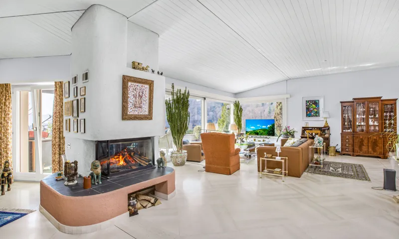 SPLENDIDA VILLA CON PISCINA E AMPI SPAZI ESTERNI A CURIO, foto 2