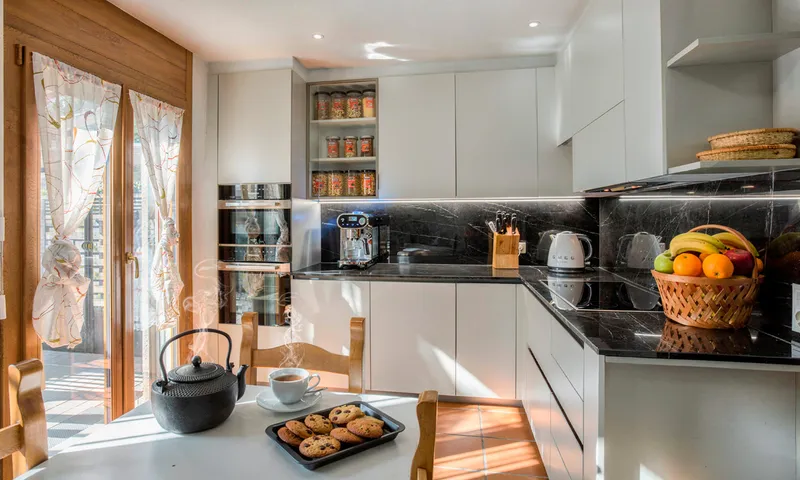 MAGNIFICA CASA DI 7.5 LOCALI CON AMPIO GIARDINO AD AGNO, foto 4