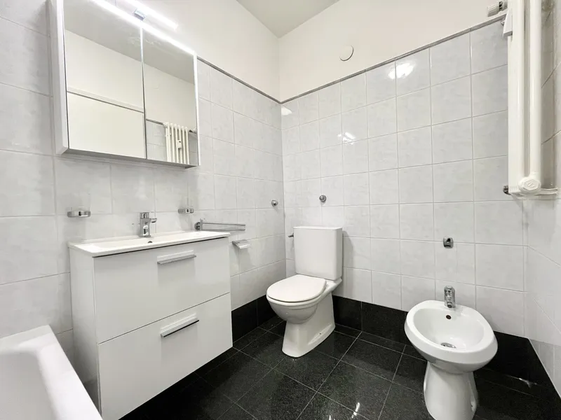 AFFITTASI 2.5 LOCALI ULTIMO PIANO VISTA APERTA ZONA MONCUCCO, Foto 8