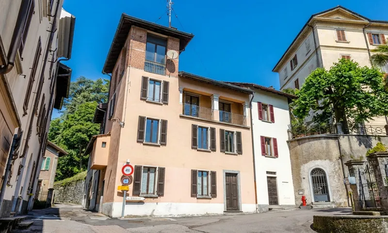 CASA STORICA DI 8.5 LOCALI DA RINNOVARE A CASTELROTTO, foto 2