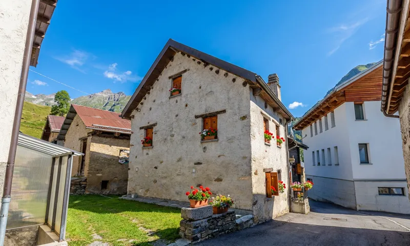 GRANDE RUSTICO RINNOVATO DI 10 LOCALI IN VAL DI BLENIO, foto 10
