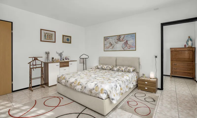 AMPIA VILLA UNIFAMILIARE 5.5 LOCALI CON PISCINA A MEZZOVICO, foto 7