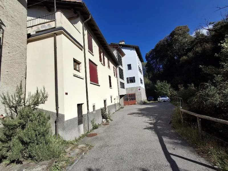 GRAZIOSA CASA TICINESE 4 LOCALI CON GIARDINETTO A TESSERETE, foto 9