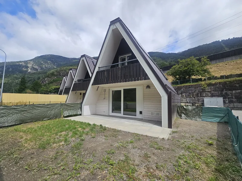 ACCOGLIENTE E GRAZIOSA CASA SINGOLA DI 4.5 LOCALI A FAIDO, foto 2