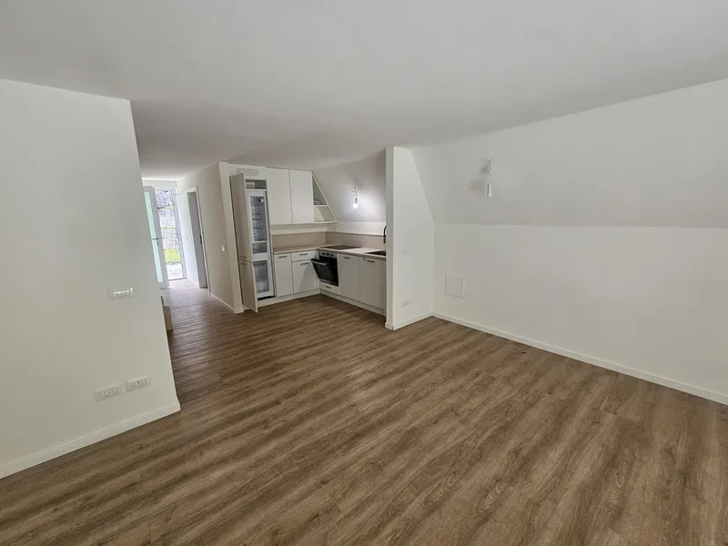 ACCOGLIENTE E GRAZIOSA CASA SINGOLA DI 4.5 LOCALI A FAIDO, foto 3