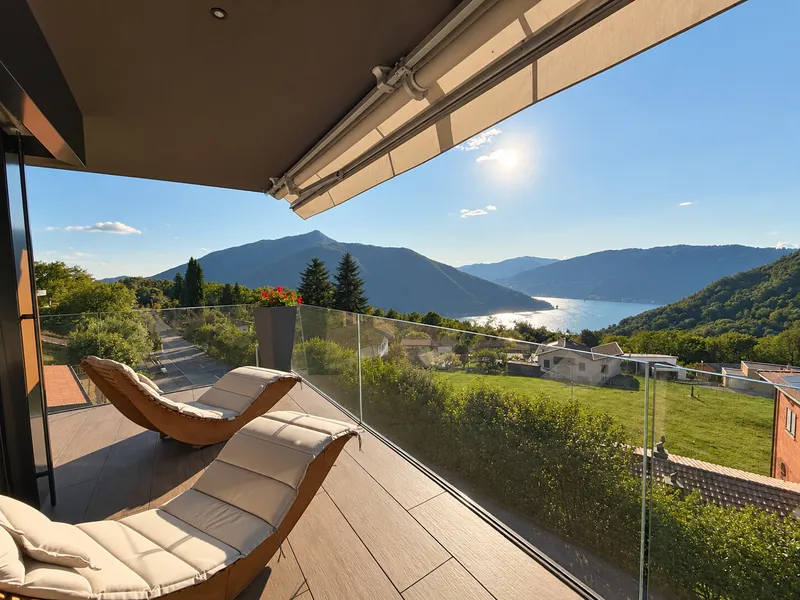 NUOVO ATTICO ARREDATO DI 4.5 LOCALI VISTA LAGO A ROVIO, foto 1