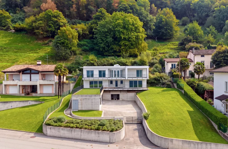ESCLUSIVA E SPLENDIDA VILLA VISTA LAGO 6.5 LOCALI A PUGERNA, foto 12