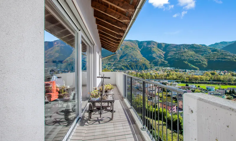 MERAVIGLIOSA VILLA 6.5 LOCALI CON VISTA APERTA A BELLINZONA, photo 5